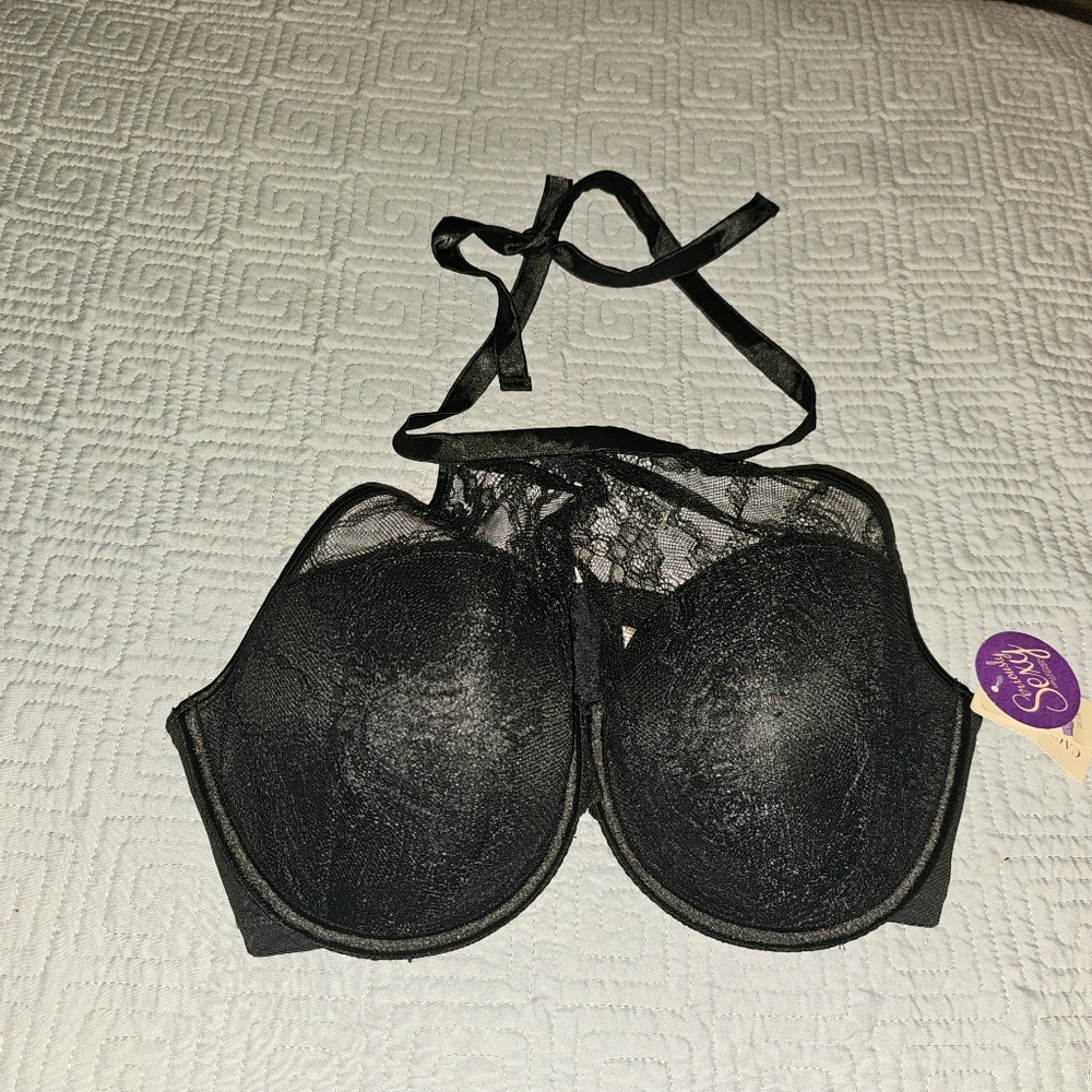 High-Neck Lightly Lined Halter Bralette (Black)